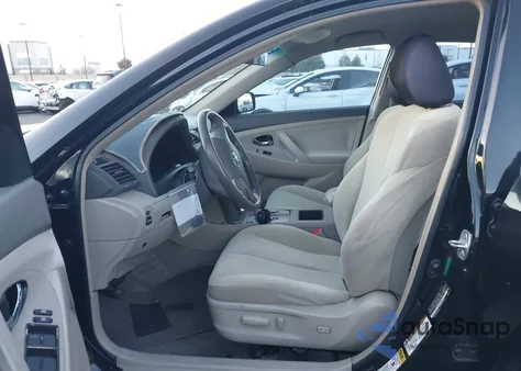 2007 Toyota Camry Le z USA, uszkodzony, nr VIN 4T1BE46K87U526191